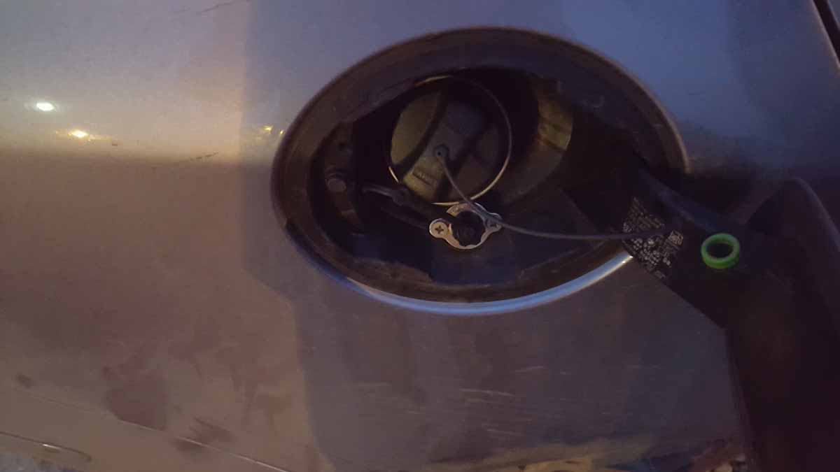 ВЗУ под лючок бензобака