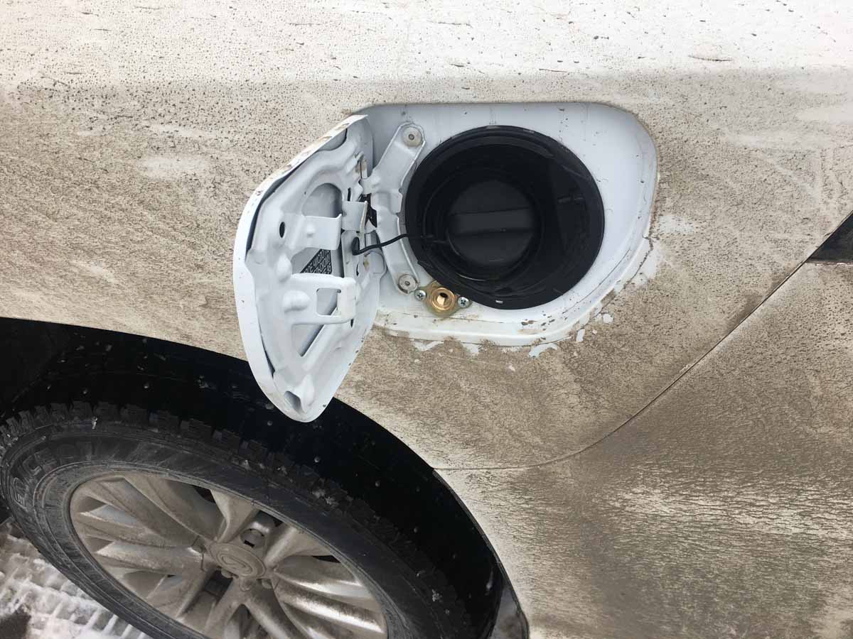 ВЗУ (заправочное устройство) выведено под лючок бензобака