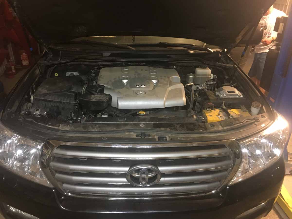Подкапотная компановка Toyota Land Cruiser 200  4.7 литра