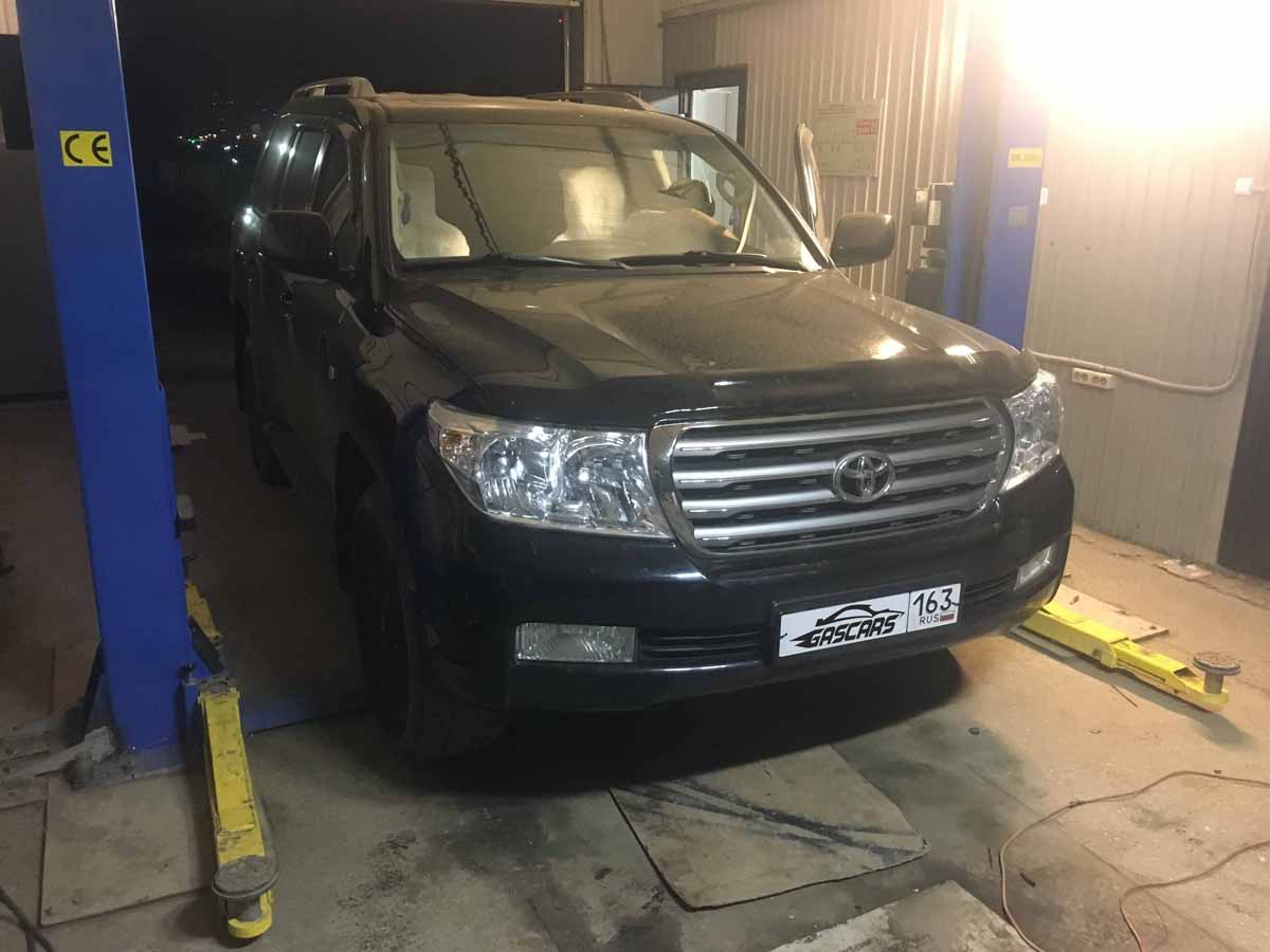 Toyota Land Cruiser 200  4.7 литра